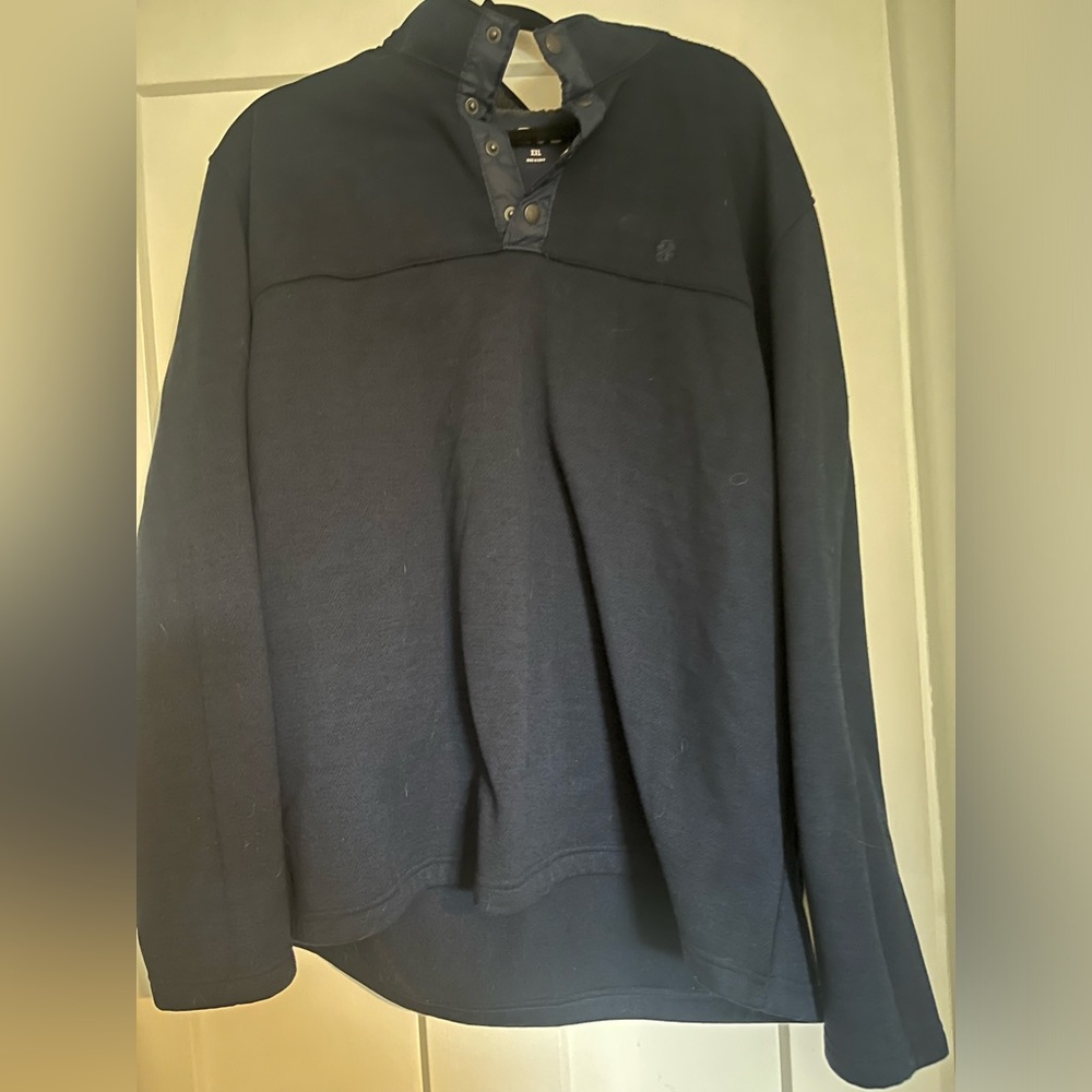 IZOD men’s sweatshirt